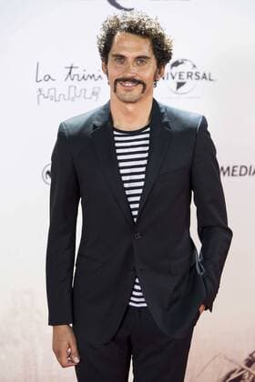 Paco Leon during the premiere of the spanish film Un Monstruo Viene a Verme of J.A. Bayona at Teatro Real in Madrid. September 26, 2016.  (20160926119)