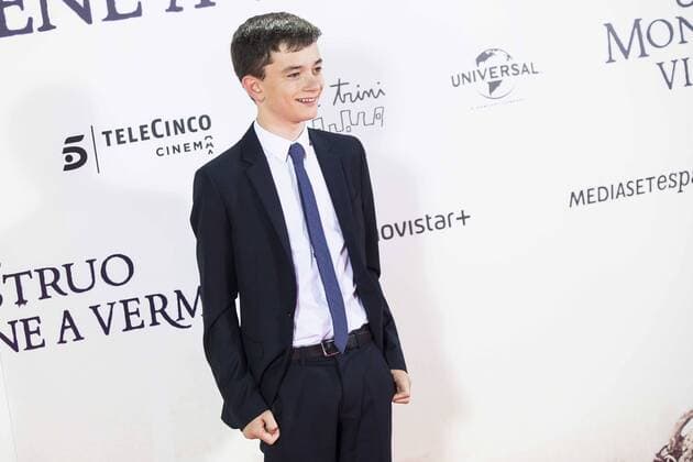 Lewis MacDougall during the premiere of the spanish film Un Monstruo Viene a Verme of J.A. Bayona at Teatro Real in Madrid. September 26, 2016.  (20160926182)