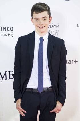 Lewis MacDougall during the premiere of the spanish film Un Monstruo Viene a Verme of J.A. Bayona at Teatro Real in Madrid. September 26, 2016.  (20160926186)