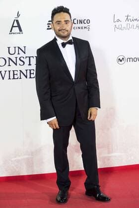 The director of the film J.A. Bayona during the premiere of the spanish film Un Monstruo Viene a Verme of J.A. Bayona at Teatro Real in Madrid. September 26, 2016.  (20160926190)
