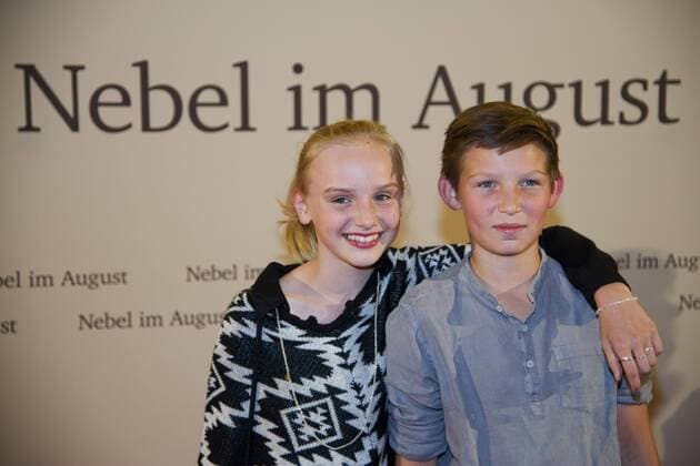 Ivo PIETZCKER, Schauspieler, Jule HERRMANN, Schauspielerin, Filmpremiere Nebel im August , in der Lichtburg in Essen, 26.09.2016.