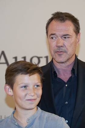 von links: Sebastian KOCH, Schauspieler, Ulrich LIMMER, Produzent, Filmpremiere Nebel im August , in der Lichtburg in Essen, 26.09.2016.
