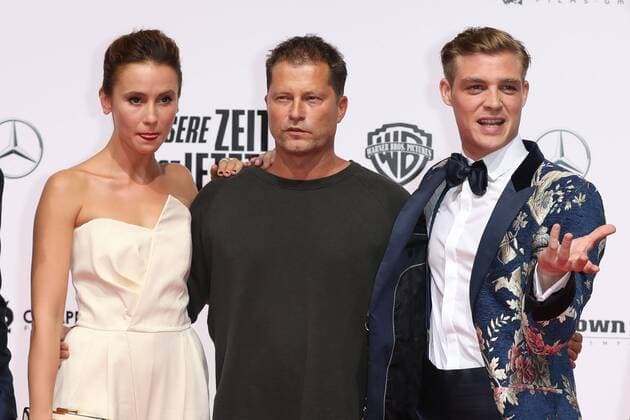 Peri Baumeister, Til Schweiger und David Schütter bei der Unsere Zeit ist jetzt Film Premiere am 27.09.2016 in Berlin Unsere Zeit ist jetzt Kino Premiere in Berlin 