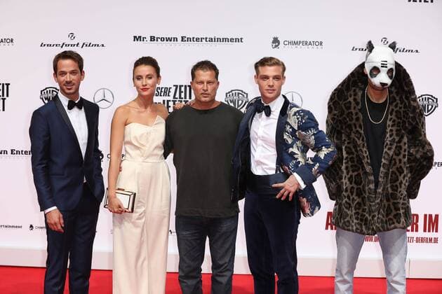 Marc Benjamin, Peri Baumeister, Til Schweiger, David Schütter und Cro bei der Unsere Zeit ist jetzt Film Premiere am 27.09.2016 in Berlin Unsere Zeit ist jetzt Kino Premiere in Berlin 