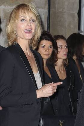 Amber Valletta CELEBRITIES : Ankunft zur Pret a Porter Modenschau von Yves Saint Laurent - Paris - 27 09 2016 GwendolineLeGoff Panoramic 