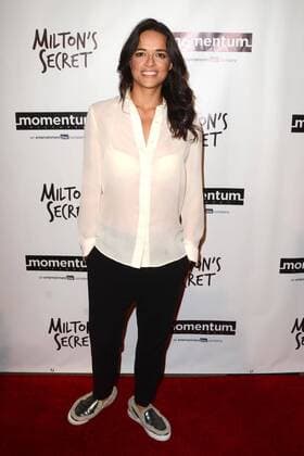 LOS ANGELES - SEP 27: Michelle Rodriguez at the Milton s Secret Premiere at the TCL Chinese 6 Theaters on September 27, 2016 in Los Angeles, CA  Copyright: xHPAx