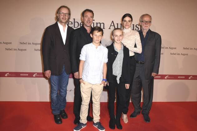 Kai Wessel, Sebastian Koch, Ivo Pietzcker, Jule Hermann, Fritzi Haberlandt und Ulrich Limmer bei der Premiere des Kinoifilms Nebel im August im City Kino. München, 27.09.2016 Foto:xP.xSchönbergerx xFuturexImage