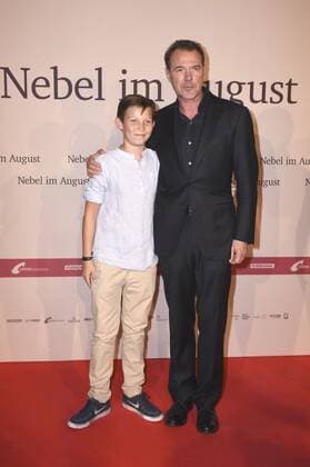 Ivo Pietzcker und Sebastian Koch bei der Premiere des Kinoifilms Nebel im August im City Kino. München, 27.09.2016 Foto:xP.xSchönbergerx xFuturexImage