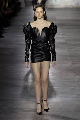 Paris Fashion Week - Saint Laurent 211871 Marineau Starface 2016-09-27 Paris France Paris Fashion week. Defile Saint Laurent Pret-a-porter printemps-ete 2017. Saint Laurent , spring -summer 2017 Paris, France Paris Fashion week. Defile Saint Laurent Ready to Wear Spring-summer 2017 Editorial Use Only _sans_perso  Copyright: xMarineaux STAR_211871_001