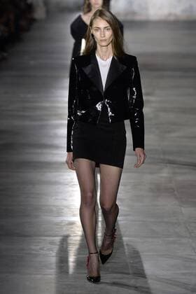 Paris Fashion Week - Saint Laurent 211871 Marineau Starface 2016-09-27 Paris France Paris Fashion week. Defile Saint Laurent Pret-a-porter printemps-ete 2017. Saint Laurent , spring -summer 2017 Paris, France Paris Fashion week. Defile Saint Laurent Ready to Wear Spring-summer 2017 Editorial Use Only _sans_perso  Copyright: xMarineaux STAR_211871_006