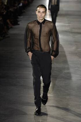 Paris Fashion Week - Saint Laurent 211871 Marineau Starface 2016-09-27 Paris France Paris Fashion week. Defile Saint Laurent Pret-a-porter printemps-ete 2017. Saint Laurent , spring -summer 2017 Paris, France Paris Fashion week. Defile Saint Laurent Ready to Wear Spring-summer 2017 Editorial Use Only _sans_perso  Copyright: xMarineaux STAR_211871_013