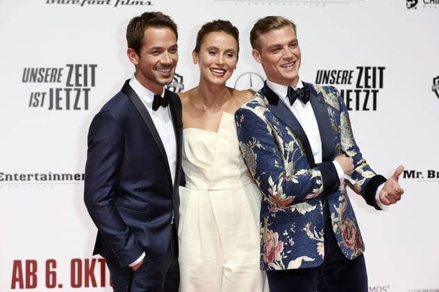 Marc Benjamin, Peri Baumeister und David Schütter bei der Premiere des Kinofilms Unsere Zeit ist jetzt im CineStar Sony Center. Berlin, 27.09.2016 Foto:xS.xGabschx xFuturexImage