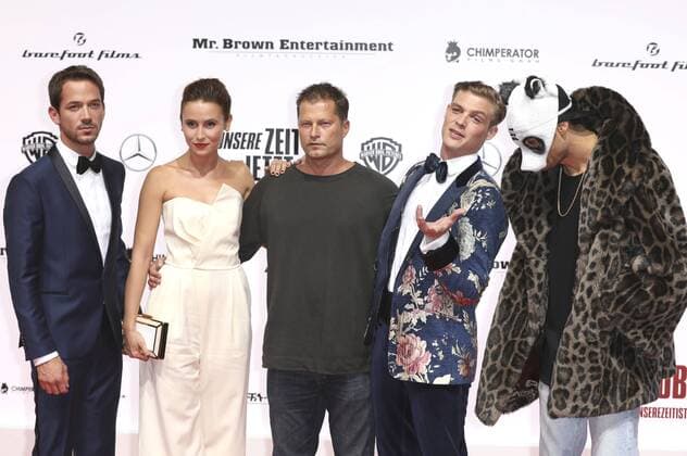 Marc Benjamin, Peri Baumeister, Til Schweiger, David Schütter und Cro bei der Premiere des Kinofilms Unsere Zeit ist jetzt im CineStar Sony Center. Berlin, 27.09.2016 Foto:xS.xGabschx xFuturexImage