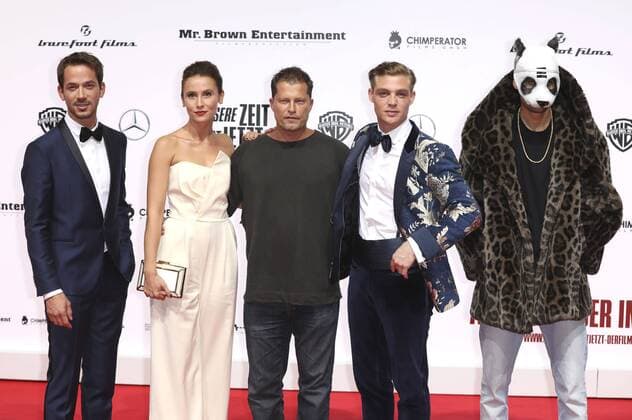 Marc Benjamin, Peri Baumeister, Til Schweiger, David Schütter und Cro bei der Premiere des Kinofilms Unsere Zeit ist jetzt im CineStar Sony Center. Berlin, 27.09.2016 Foto:xS.xGabschx xFuturexImage