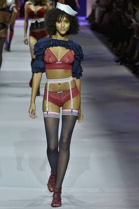 211889 Marineau Starface 2016-09-27 Paris France Etam, spring-summer 2017 Paris, France Paris Fashion week. Defile Etam Pret-a-porter spring-summer 2017 Editorial Use Only _sans_perso  Copyright: xMarineaux STAR_211889_017
