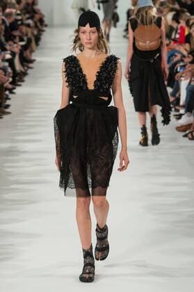 211894 Marineau Starface 2016-09-28 Paris France Paris Fashion week. Defile Maison Margiela Pret-a-porter printemps-ete 2017 Maison Margiela , spring -summer 2017 Paris, France Paris Fashion week. Defile Maison Margiela Ready to wear spring-summer 2017 Editorial Use Only _sans_perso  Copyright: xMarineaux STAR_211894_006
