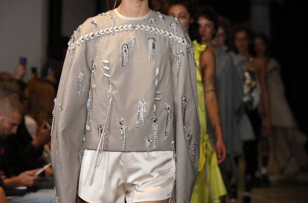A model takes to the catwalk during the presentation of Ann Sophie Madsen s show as part of the Spring-Summer 2017 Paris Fashion Week on September 28, 2016.  PAR20160928112 MAYAxVIDON-WHITE