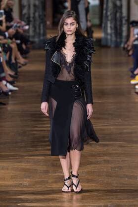 211899 Marineau Starface 2016-09-28 Paris France Paris Fashion week. Pret-a-porter printemps-ete 2017. Defile Lanvin. Paris Fashion week. Ready-to-wear spring-summer 2017 Lanvin Defile Lanvin , spring -summer 2017 Paris, France Editorial Use Only _sans_perso  Copyright: xMarineaux STAR_211899_019