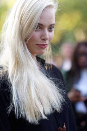 Paris Fashion Week - Dries van Noten - Ankunft der Gäste France: Dries Van Noten Guests arrive for the Rochas Spring Summer 17 Collection runway show during Paris Fashion Week. FOR EDITORIAL USE ONLY.Pacific Press Agency  HughxPeterswald