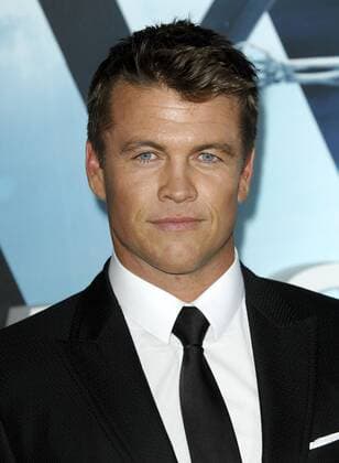 Luke Hemsworth WESTWORLD SERIES PREMIERE Hollywood Patrick Rideaux PicturePerfect