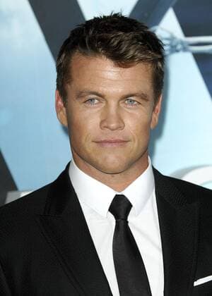 Luke Hemsworth WESTWORLD SERIES PREMIERE Hollywood Patrick Rideaux PicturePerfect