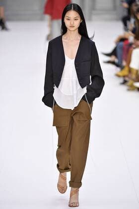 211953 Marineau Starface 2016-09-29 Paris France Paris Fashion week. Pret-a-porter printemps-ete 2017. Defile Chloe. Chloe, spring-summer 2017 Paris, France Paris Fashion week. Ready-to-wear spring-summer 2017 Defile Chloe Editorial Use Only _sans_perso  Copyright: xMarineaux STAR_211953_016