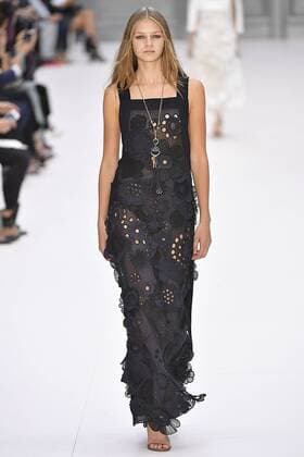 211953 Marineau Starface 2016-09-29 Paris France Paris Fashion week. Pret-a-porter printemps-ete 2017. Defile Chloe. Chloe, spring-summer 2017 Paris, France Paris Fashion week. Ready-to-wear spring-summer 2017 Defile Chloe Editorial Use Only _sans_perso  Copyright: xMarineaux STAR_211953_023