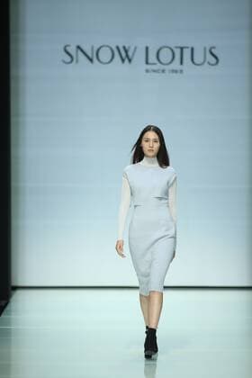 September 29, 2016 - Beijing, Beijing, China - Beijing, CHINA-September 29 2016: (EDITORIAL USE ONLY. CHINA OUT) The fashion brand Snow Lotus releases the autumn summer collection at Beijing Fashion Week in Beijing, September 29th, 2016. Beijing China  - ZUMAs145
