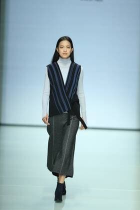 September 29, 2016 - Beijing, Beijing, China - Beijing, CHINA-September 29 2016: (EDITORIAL USE ONLY. CHINA OUT) The fashion brand Snow Lotus releases the autumn summer collection at Beijing Fashion Week in Beijing, September 29th, 2016. Beijing China  - ZUMAs145