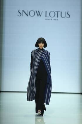 September 29, 2016 - Beijing, Beijing, China - Beijing, CHINA-September 29 2016: (EDITORIAL USE ONLY. CHINA OUT) The fashion brand Snow Lotus releases the autumn summer collection at Beijing Fashion Week in Beijing, September 29th, 2016. Beijing China  - ZUMAs145