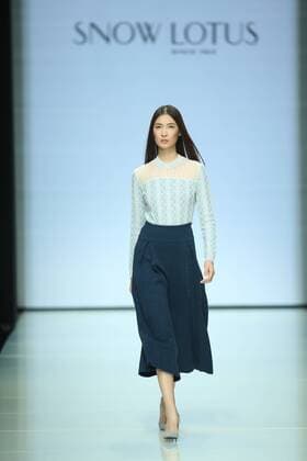 September 29, 2016 - Beijing, Beijing, China - Beijing, CHINA-September 29 2016: (EDITORIAL USE ONLY. CHINA OUT) The fashion brand Snow Lotus releases the autumn summer collection at Beijing Fashion Week in Beijing, September 29th, 2016. Beijing China  - ZUMAs145