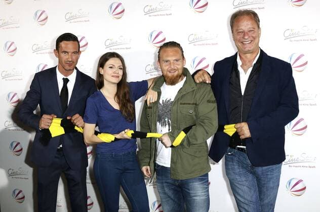 Sönke Möhring, Julia Hartmann, Axel Stein und Tom Gerhardt bei der Premiere des Sat.1 Fernsehfilms Volltreffer im Kino Cinestar. Dortmund, 29.09.2016 Foto:xgbrcix xFuturexImage