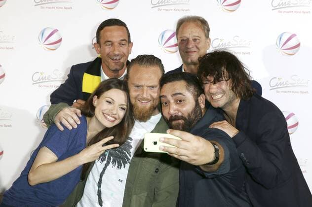 Sönke Möhring, Julia Hartmann, Axel Stein, Kailas Mahadevan, Tom Gerhardt und Granz Henman bei der Premiere des Sat.1 Fernsehfilms Volltreffer im Kino Cinestar. Dortmund, 29.09.2016 Foto:xgbrcix xFuturexImage