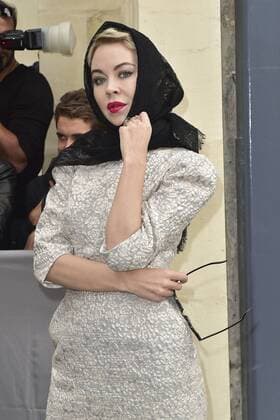 Ulyana Sergeenko CELEBRITES : Modenschau Christian Dior - Paris - 30 09 2016 JBAutissier Panoramic 