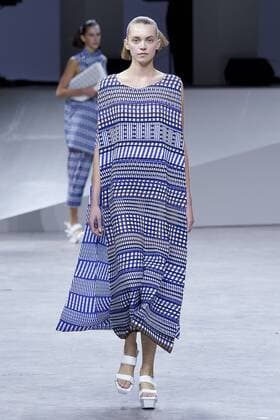 Paris Fashion Week - Issey Miyake Modenschau 212025 Marineau Starface 2016-09-30 Paris France Paris Fashion Week. Défilé PAP Printemps-Eté 2017. Issey Miyake. Editorial use only  Copyright: xMarineaux STAR_212025_020