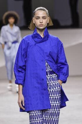 Paris Fashion Week - Issey Miyake Modenschau 212025 Marineau Starface 2016-09-30 Paris France Paris Fashion Week. Défilé PAP Printemps-Eté 2017. Issey Miyake. Editorial use only  Copyright: xMarineaux STAR_212025_023