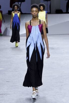 Paris Fashion Week - Issey Miyake Modenschau 212025 Marineau Starface 2016-09-30 Paris France Paris Fashion Week. Défilé PAP Printemps-Eté 2017. Issey Miyake. Editorial use only  Copyright: xMarineaux STAR_212025_042