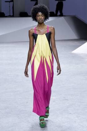 Paris Fashion Week - Issey Miyake Modenschau 212025 Marineau Starface 2016-09-30 Paris France Paris Fashion Week. Défilé PAP Printemps-Eté 2017. Issey Miyake. Editorial use only  Copyright: xMarineaux STAR_212025_046