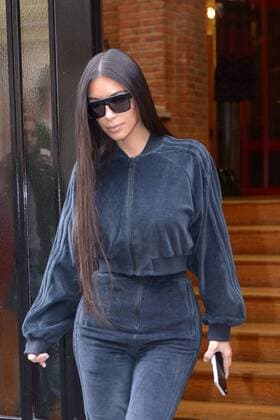 212038 Jones Smith Starface 2016-10-01 Paris France Kim Kardashian s having a walk in Paris, during Fashion Week Kardashian, Kim  Copyright: xJonesxSmithx STAR_212038_002