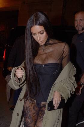 212044 Jones Smith Starface 2016-10-01 France Kim Kardashian is going to have dinner at japanese restaurant Kinu Kardashian, Kim  Copyright: xJonesxSmithx STAR_212044_008