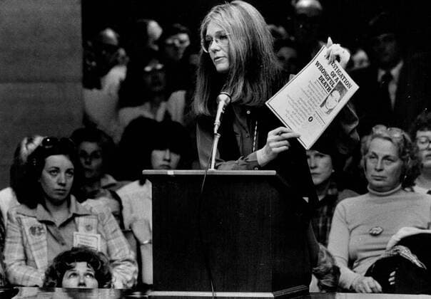Berühmte Feministinnen, Gloria Steinem April 20, 1979 - U.S. - April 20, 1979 Steinem backs welfare funds for abortions Gloria Steinem, editor of Ms. magazine, urged a Minnesota Senate committee Thursday to provide welfare money for elective abortions. She displayed an article about the first woman to the because of an illegal abortion since public funding was cut back. The committee voted against the bill she supported. April 18, 1979 , Minneapolis Star Tribune U.S. - ZUMAm42_
