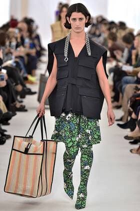 212065 Marineau Starface 2016-10-02 Paris France Paris Fashion Week. Défilé PAP Printemps-Eté 2017. BALENCIAGA. Editorial use only  Copyright: xMarineaux STAR_212065_024