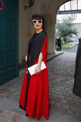 CELEBRITIES : Ankunft zur Modenschau John Galliano - Fashion Week - Paris - 02 10 2016 StephenCaillet Panoramic 