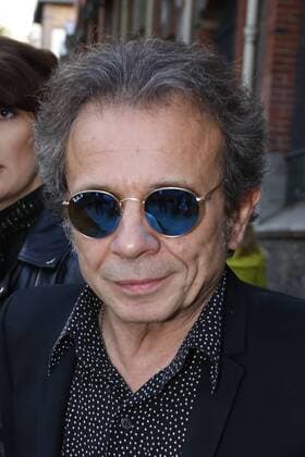 Philippe Manoeuvre CELEBRITIES : Ankunft zur Modenschau John Galliano - Fashion Week - Paris - 02 10 2016 StephenCaillet Panoramic 