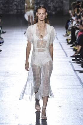 212078 Marineau Starface 2016-10-02 Paris France Paris Fashion week. Pret-a-porter printemps-ete 2017. Defile John Galliano. John Galliano , spring -summer 2017Paris, France Paris Fashion week. Ready-to-wear spring-summer 2017 Defile John Galliano Editorial Use Only  Copyright: xMarineaux STAR_212078_006