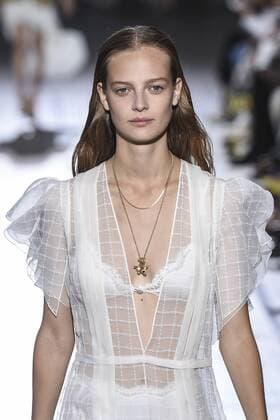 212078 Marineau Starface 2016-10-02 Paris France Paris Fashion week. Pret-a-porter printemps-ete 2017. Defile John Galliano. John Galliano , spring -summer 2017Paris, France Paris Fashion week. Ready-to-wear spring-summer 2017 Defile John Galliano Editorial Use Only  Copyright: xMarineaux STAR_212078_007