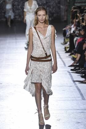 212078 Marineau Starface 2016-10-02 Paris France Paris Fashion week. Pret-a-porter printemps-ete 2017. Defile John Galliano. John Galliano , spring -summer 2017Paris, France Paris Fashion week. Ready-to-wear spring-summer 2017 Defile John Galliano Editorial Use Only  Copyright: xMarineaux STAR_212078_010