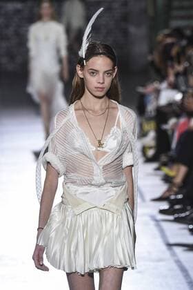 212078 Marineau Starface 2016-10-02 Paris France Paris Fashion week. Pret-a-porter printemps-ete 2017. Defile John Galliano. John Galliano , spring -summer 2017Paris, France Paris Fashion week. Ready-to-wear spring-summer 2017 Defile John Galliano Editorial Use Only  Copyright: xMarineaux STAR_212078_014