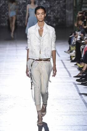 212078 Marineau Starface 2016-10-02 Paris France Paris Fashion week. Pret-a-porter printemps-ete 2017. Defile John Galliano. John Galliano , spring -summer 2017Paris, France Paris Fashion week. Ready-to-wear spring-summer 2017 Defile John Galliano Editorial Use Only  Copyright: xMarineaux STAR_212078_029