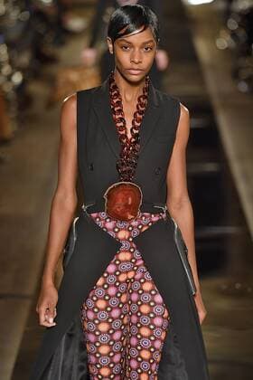 212080 Marineau Starface 2016-10-02 Paris France Paris Fashion week. Pret-a-porter printemps-ete 2017. Defile Givenchy.Paris Fashion week. Ready-to-wear spring-summer 2017 Defile Givenchy. Givenchy, spring-summer 2017 Paris, France Editorial Use Only _sans_perso  Copyright: xMarineaux STAR_212080_058